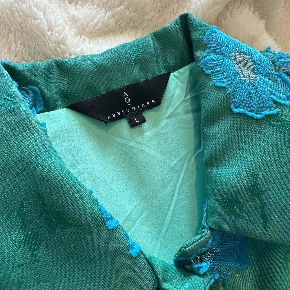 Charlotte Green Floral Print Short Sleeve V-Neck Fit and Flare Dress - Picture 2 of 5